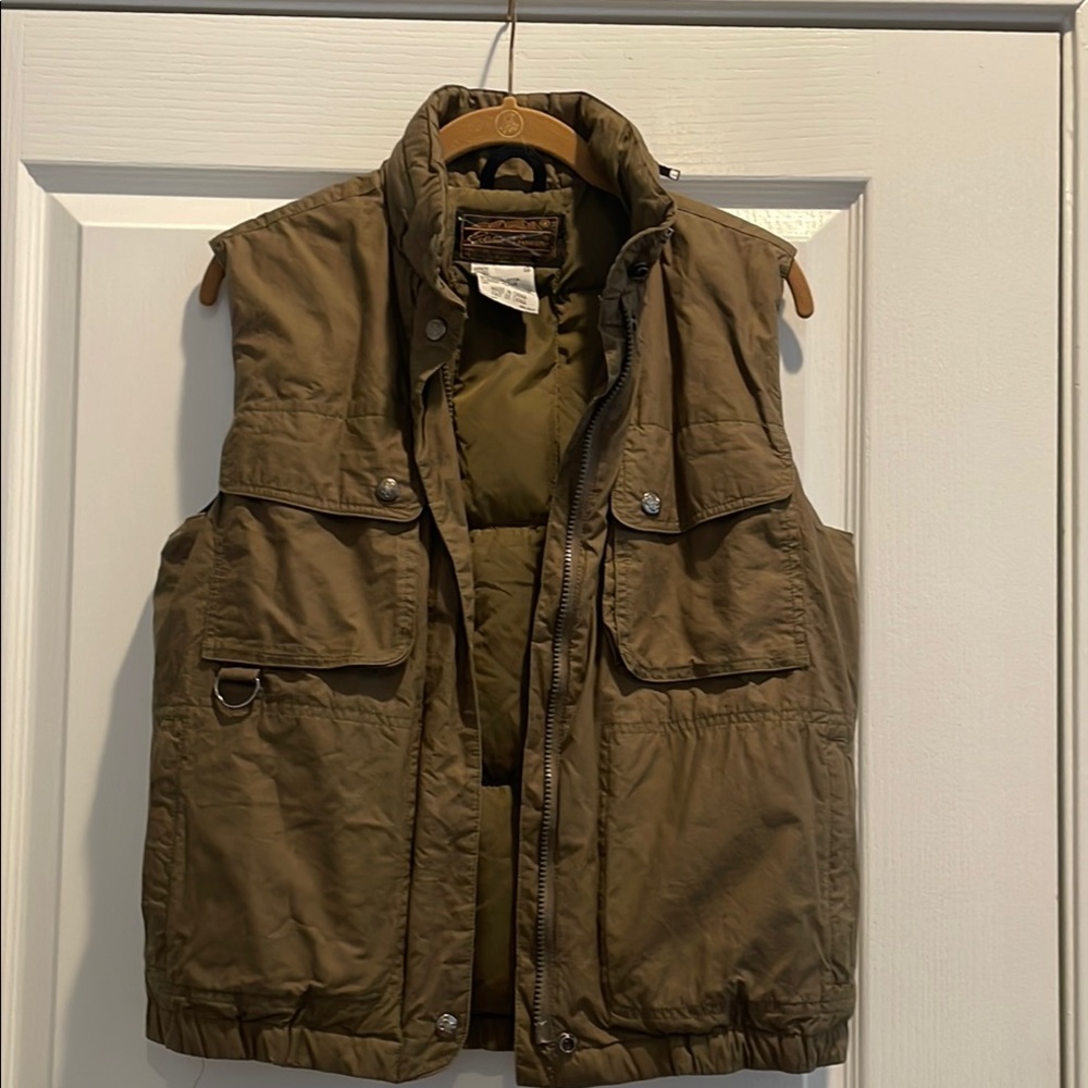 Eddie Bauer Green Vest with Sturdy Fabric and Full-Length Zipper